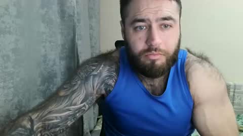 Snapshot of aaron_royal chatting on April 19, 3:55 pm Davin tayl online show from April 19, 3:55 pm