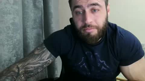 Snapshot of aaron_royal chatting on April 22, 4:52 pm Davin tayl online show from April 22, 4:52 pm