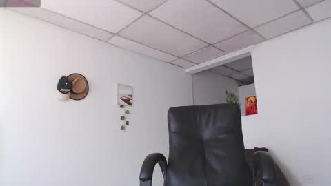 Heyy my name is Aaron online show from September 23, 3:59 pm