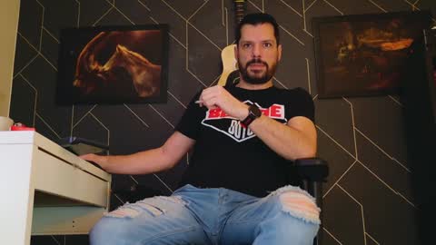 Aaron online show from February 7, 6:24 am