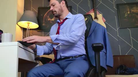 Aaron online show from December 22, 7:44 pm