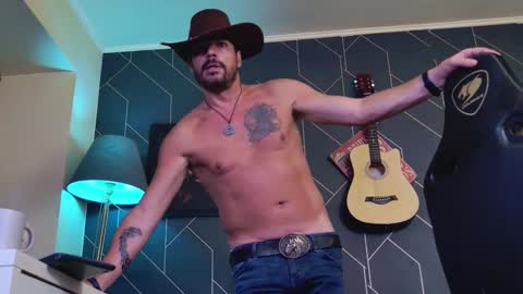 Aaron online show from February 20, 6:41 pm