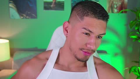 AARON  online show from January 26, 11:50 am