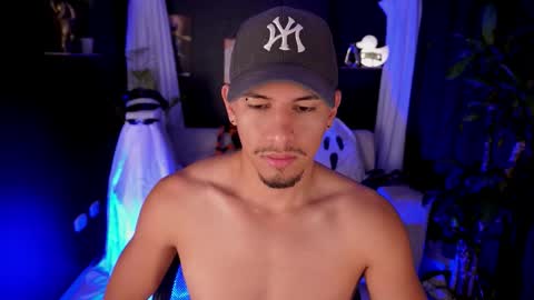 AARON  online show from October 5, 12:36 pm