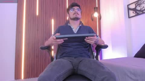 Snapshot of aaronfuentes7 chatting on September 27, 7:30 pm aaronfuentes7 online show from September 27, 7:30 pm