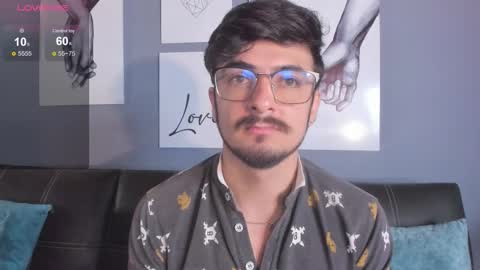 Snapshot of aaronfuentes7 chatting on October 1, 12:11 pm aaronfuentes7 online show from October 1, 12:11 pm