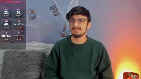 Snapshot of aaronfuentes7 chatting on October 13, 1:33 pm aaronfuentes7 online show from October 13, 1:33 pm
