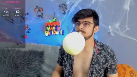 Snapshot of aaronfuentes7 chatting on October 15, 7:03 pm aaronfuentes7 online show from October 15, 7:03 pm