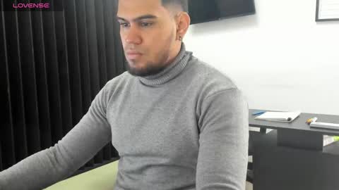 ig aaron hunter123 online show from March 12, 2:23 pm