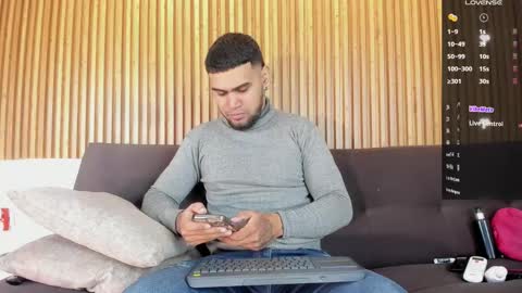 ig aaron hunter123 online show from March 18, 3:31 am