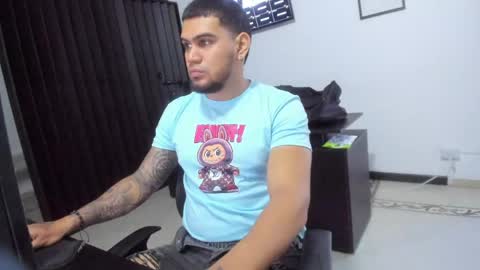 ig aaron hunter123 online show from April 27, 10:19 pm