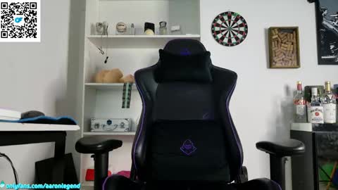 Aaron  online show from April 8, 5:07 am