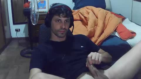 Snapshot of aaronspice chatting on February 17, 9:19 pm aaronspice online show from February 17, 9:19 pm