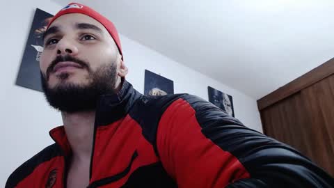 aaronteylor online show from December 7, 6:32 am