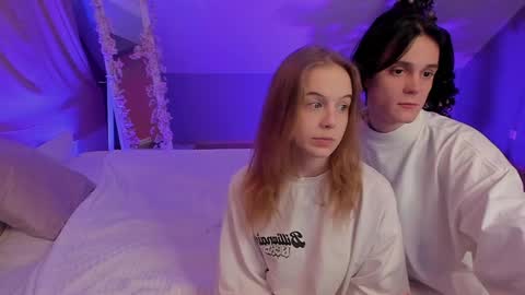 Snapshot of aataraxx chatting on December 14, 12:01 am Fiona and Harry online show from December 14, 12:01 am