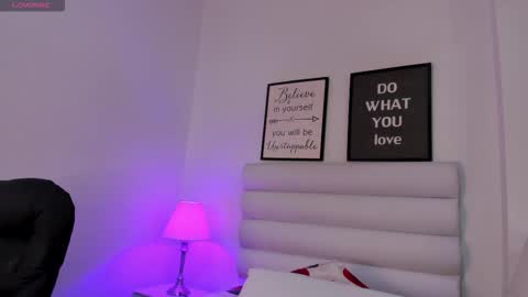 Snapshot of abbey_walker chatting on January 17, 11:15 am abbey_walker online show from January 17, 11:15 am