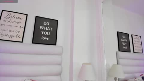 Snapshot of abbey_walker chatting on February 4, 11:05 am abbey_walker online show from February 4, 11:05 am