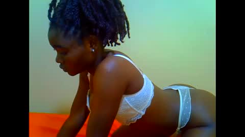 Snapshot of abbiehh chatting on April 16, 7:09 am abbiehh online show from April 16, 7:09 am