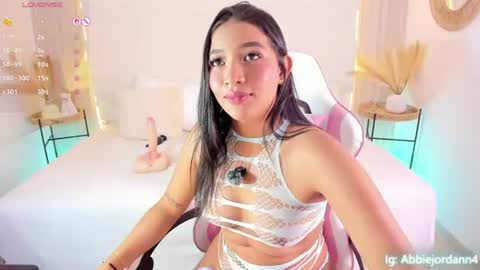 Snapshot of abbiejordann chatting on July 9, 1:53 am Abbie online show from July 9, 1:53 am