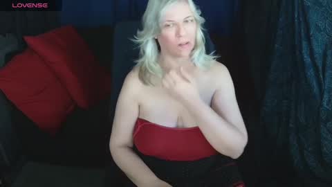 AbbiNatural online show from April 12, 5:18 pm