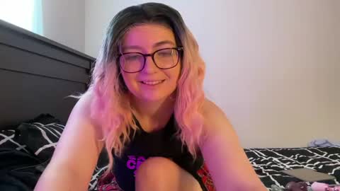 Snapshot of abbiwillow chatting on June 14, 3:03 pm Abbi Willow online show from June 14, 3:03 pm