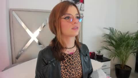 abby jones online show from February 12, 4:07 am