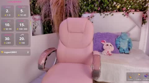 ABBY online show from December 5, 4:58 pm