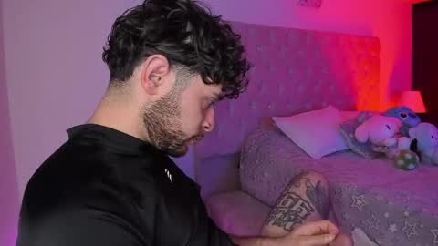 START TRANSMISSION ---- AM COLOMBIA TIME online show from April 21, 8:53 am