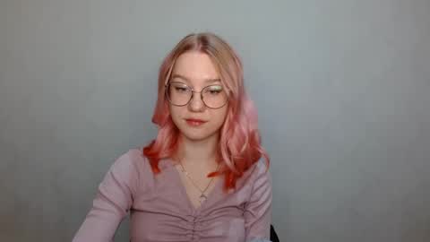 Snapshot of abbymoore__ chatting on December 5, 12:33 pm Abby Lovense is active online show from December 5, 12:33 pm