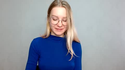 Snapshot of abbymoore__ chatting on February 19, 10:34 am Abby Lovense is active online show from February 19, 10:34 am