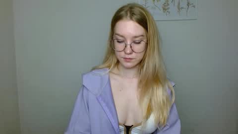 Abby Lovense is active online show from November 3, 10:05 am