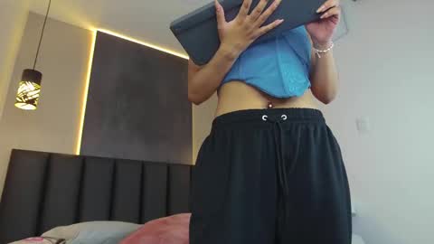 Snapshot of abbywathson chatting on February 24, 7:52 pm A B B Y online show from February 24, 7:52 pm