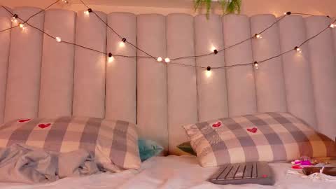 Snapshot of abbywathson chatting on November 13, 8:19 pm A B B Y online show from November 13, 8:19 pm