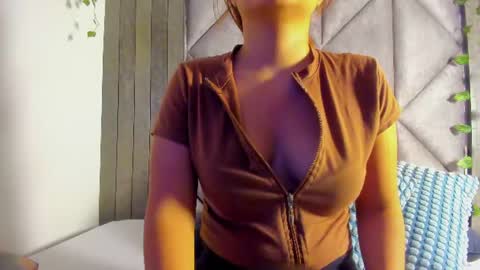 Snapshot of abbywathson chatting on June 25, 11:48 am A B B Y online show from June 25, 11:48 am