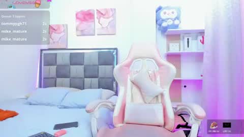 Snapshot of abbywild_ chatting on July 23, 4:10 am abbywild_ online show from July 23, 4:10 am