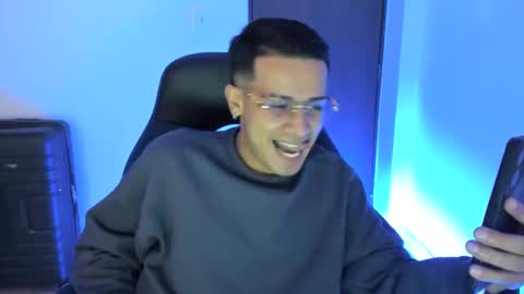 Independence model AbelAsburgo online show from December 17, 2:01 am