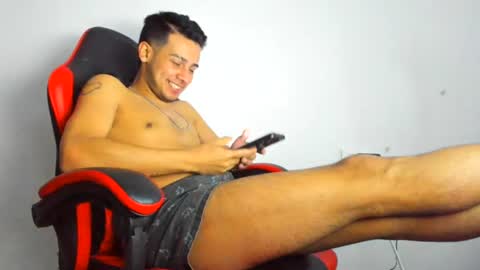Independence model AbelAsburgo online show from July 11, 11:06 pm