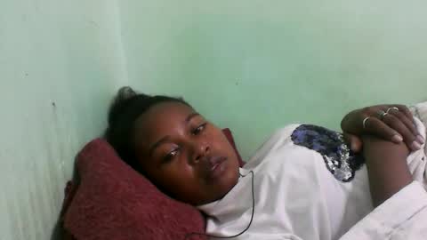 Snapshot of abella677022 chatting on February 15, 8:05 pm abella677022 online show from February 15, 8:05 pm