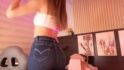 Abella online show from September 29, 2:22 pm