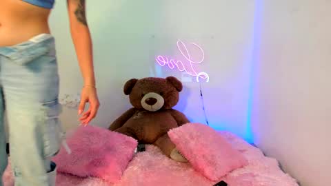  Abella and Kendra  online show from January 14, 7:53 pm