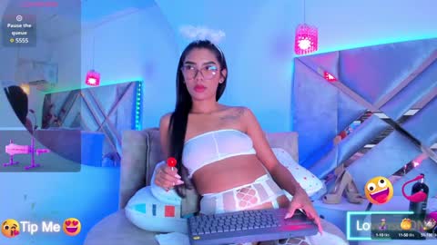 Snapshot of abelladgr chatting on January 19, 3:18 am abelladgr online show from January 19, 3:18 am