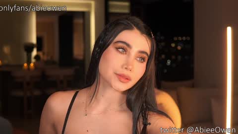 abie_owen online show from November 22, 11:37 pm