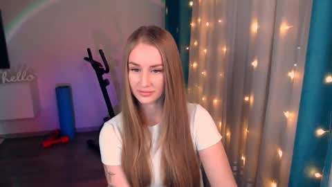 Snapshot of abigail_flex chatting on February 17, 6:37 pm Anna online show from February 17, 6:37 pm