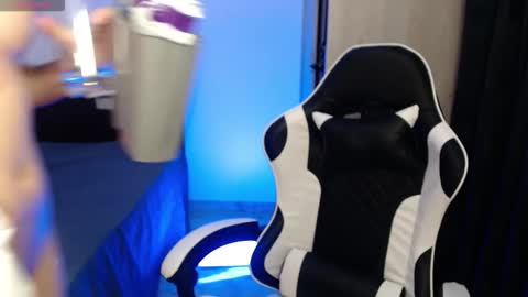 Snapshot of abigail_monroe__ chatting on April 25, 4:48 am abigail_monroe__ online show from April 25, 4:48 am