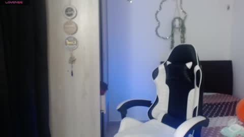 Snapshot of abigail_monroe__ chatting on June 6, 3:55 am abigail_monroe__ online show from June 6, 3:55 am