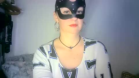 Snapshot of abigailove4u chatting on December 13, 1:59 am GoldenFish online show from December 13, 1:59 am