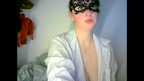 Snapshot of abigailove4u chatting on February 21, 9:54 pm GoldenFish online show from February 21, 9:54 pm