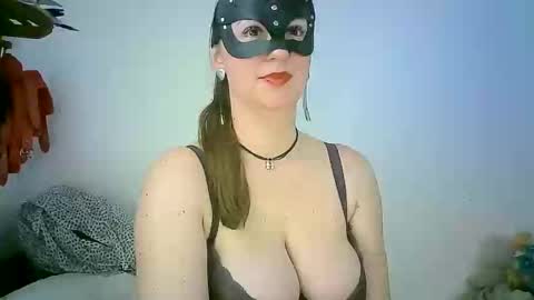 Snapshot of abigailove4u chatting on March 10, 12:37 pm GoldenFish online show from March 10, 12:37 pm