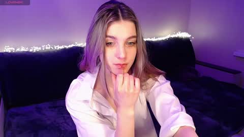 Snapshot of abigailwills chatting on February 25, 4:49 pm Abigail online show from February 25, 4:49 pm