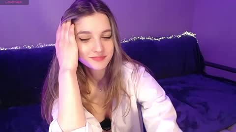 Abigail online show from April 25, 5:10 pm